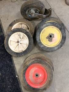 lot 35 image: Caster & Wheel Lot