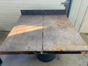 lot 43 image: Heavy Metal Workbench Top 38 x 38