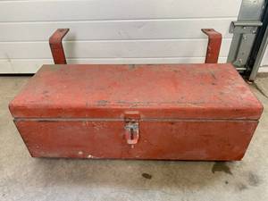 lot 48 image: Truck Tool Box 21 Wide