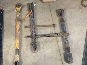 lot 65 image: Lot of 3 Cylinders