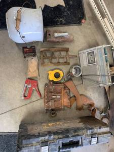 lot 69 image: Large Lot of Antiques & Tools