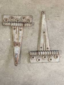 lot 71 image: Antique 12 Hinges