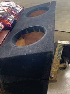 lot 72 image: 48 Speaker Box