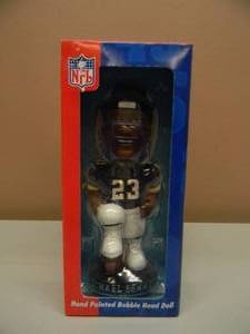 lot 7 image: MICHAEL BENNETT NFL HAND PAINTED BOBBLEHEAD - NEW IN BOX - SEE PICTURES