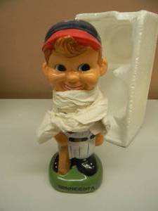 lot 32 image: MINNESOTA TWINS VINTAGE 1988 BOBBLEHEAD - IN BOX - VERY COOL PIECE - SEE PICTURES