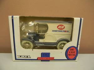 lot 54 image: ERTL FORD 1912 Delivery Truck Bank IGA GROCERY Hometown Proud 125 SCALE - NEW IN BOX - SEE PICTURES