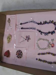 lot 2 image: Fine Jewelry