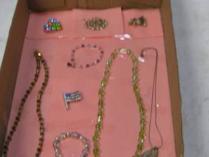 lot 4 image: Fine Jewelry