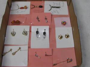 lot 9 image: Fine Jewelry
