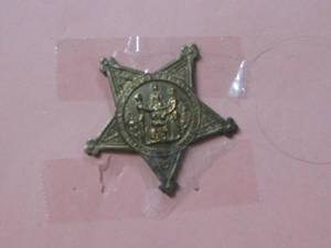 lot 16 image: GAR Civil War Medal