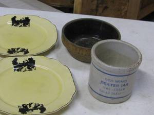 lot 59 image: Red Wing Beater Jar