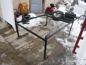 lot 8 image: Ladder Rack