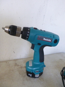 lot 14 image: Makita Drill