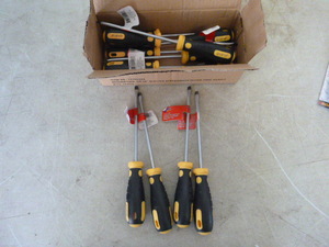 lot 82 image: Case of Ultra Select Slotted Screwdrivers