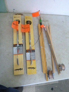 lot 113 image: 4 Ice Fishing Tip-Ups