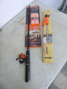 lot 114 image: R2F Fishing Kit and Celsius Tip-Up