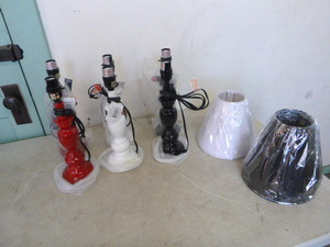 lot 144 image: 6 Table Lamps with Shades