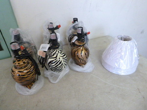 lot 145 image: 6 Table Lamps with Shades