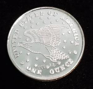 lot 24 image: 1 TROY OZ. .999 FINE SILVER LIBERTY ROUND
