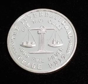 lot 28 image: 1 TROY OZ. .999 FINE SILVER BUFFALO TRADE UNIT