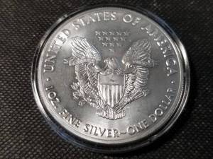 lot 86 image: 2018 AMERICAN SILVER EAGLE 1 TROY OZ. .999 FINE SILVER IN AIRTITE