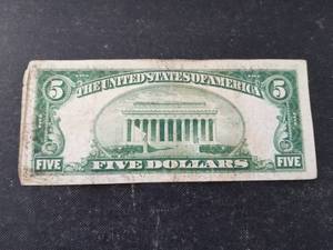 lot 11 image: 1934 US BLUE SEAL $5 FEDERAL RESERVE NOTE