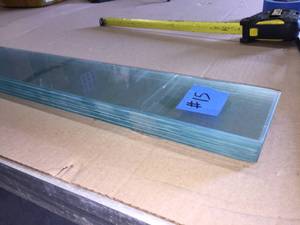 lot 15 image: Lot of 6 Tempered Glass shelves