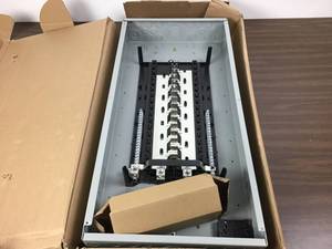 lot 61 image: Siemens ES Series 200 Amp 30-Space 40-Circuit Main Lug Load Center Value Pack