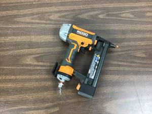 lot 64 image: Ridgin 18-Gauge 1-12 in. Finish Stapler