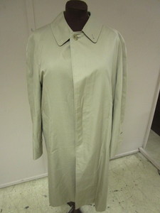 BURBERRYS TRENCH COAT, WITH REMOVABLE 100% WOOL LINER, MENS LARGE