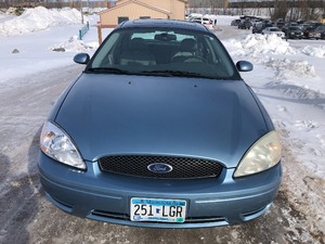 2005 Ford Taurus -No Reserve-