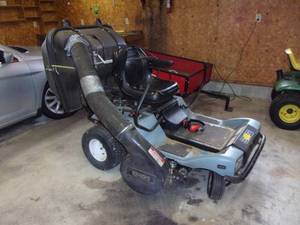 lot 7 image: Dixon Zero Turn 4515