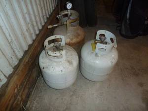 lot 31 image: LP Tanks x 3