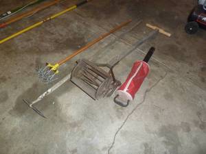 lot 53 image: Garden Tools