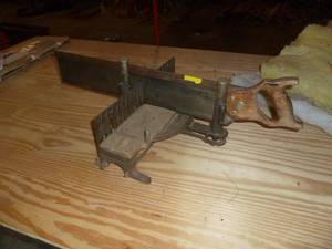 lot 61 image: Hand Miter Box Saw