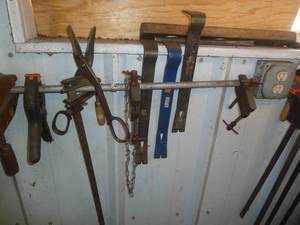 lot 95 image: Assorted Wrecking Bars & Clamps