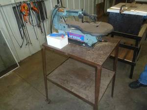lot 107 image: Master Mechanic Electric Scroll Saw 16