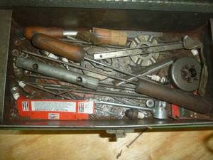 lot 132 image: Chainsaw Tools & Pruning blades