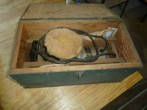 lot 134 image: Craftsmen Electric Buffer
