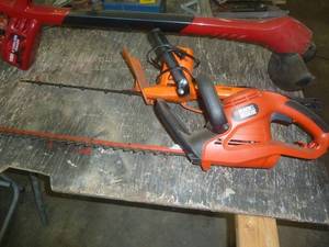 lot 139 image: Hedge Trimmers