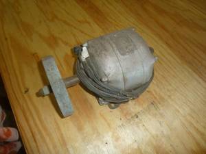lot 145 image: Electric Bench Grinder