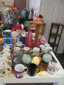 gift mugs, gift vases, bouquet accessories