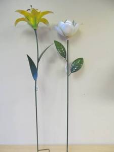 Cape Craftsman Metal flowers