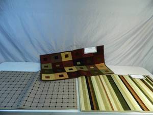lot 171 image: 3 New Accent Rugs