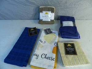 lot 173 image: New Kitchen Towels and More