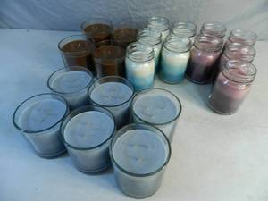 lot 184 image: 20 New Candles