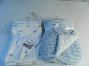 lot 42 image: 2 New Super Soft Baby Blankets