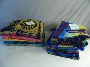 lot 43 image: 12 New Beach Towels