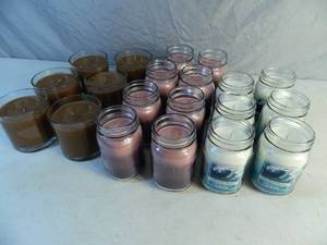 lot 118 image: 20 New Candles