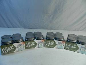 lot 135 image: 16 New Ball Collector Edition Jars